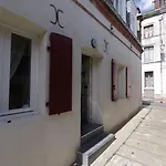 Jolie Idealement Situee * Honfleur