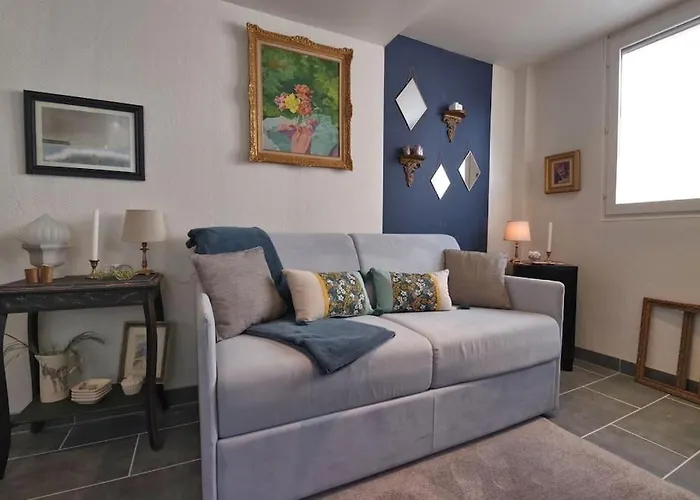 Jolie Idealement Situee * Honfleur